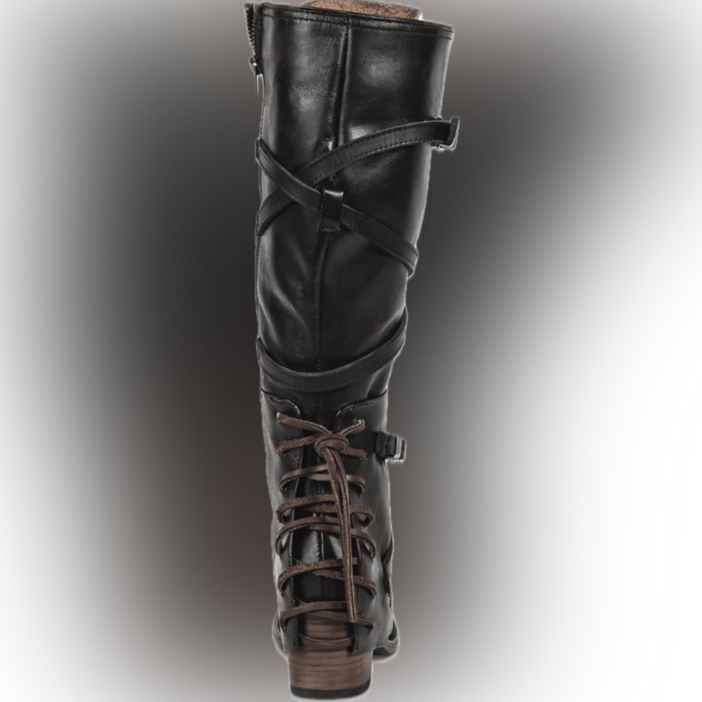 Freebird black/dark chocolate size 8. Just as new.